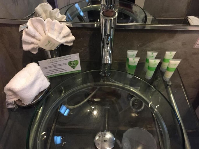 Bathroom 4, M Hotel, Miami-Dade