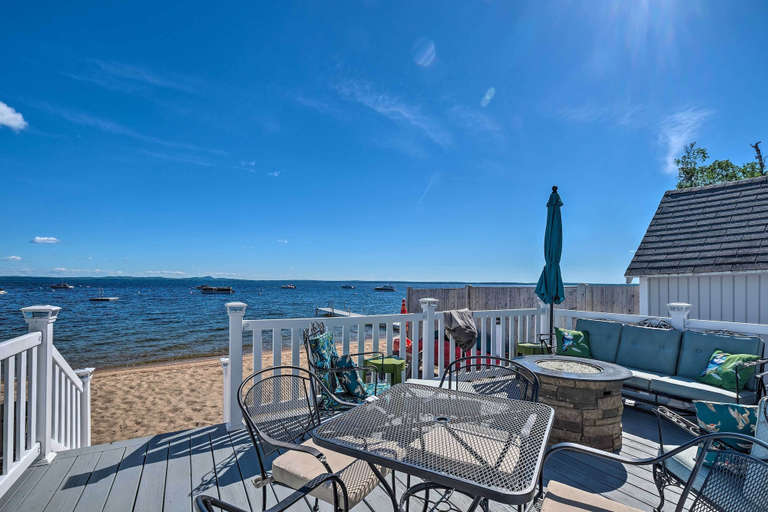 Others 4, Beachfront Sebago Cottage w/ Deck + Grill!, Cumberland