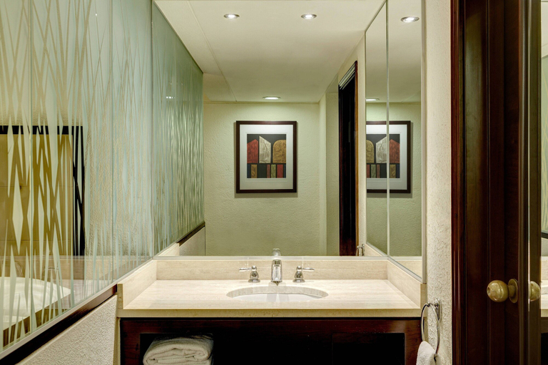 Bathroom 5, Sheraton Lima Historic Center, Lima