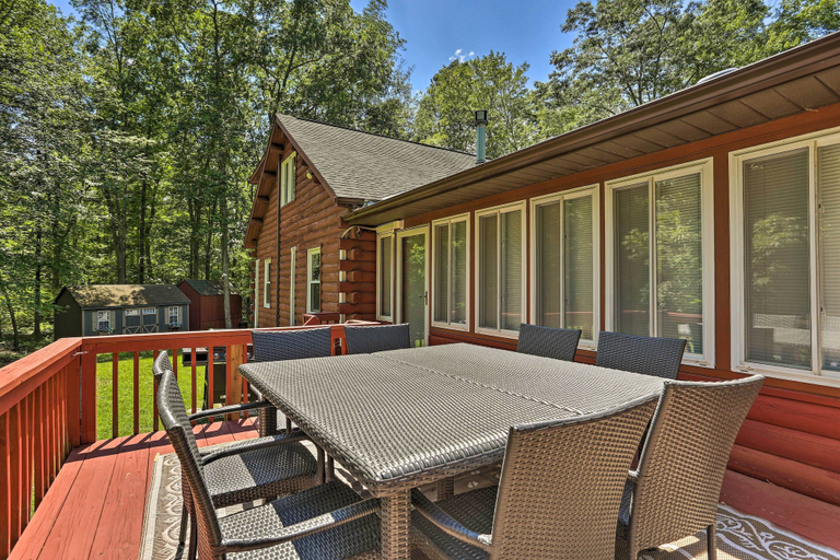 Others 4, Hike + Ski: Log Cabin in East Stroudsburg!, Monroe