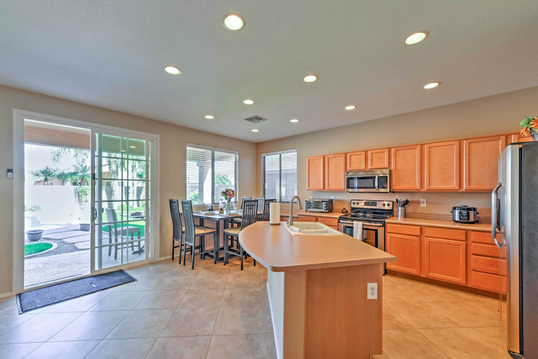 Others 5, Inviting Surprise Home w/ Private Pool: Near Golf!, Maricopa