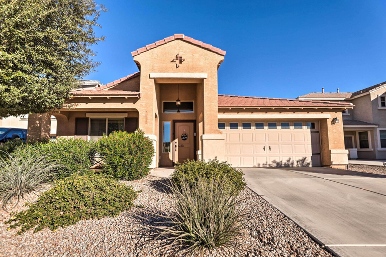 Exterior & Views 2, Maricopa Home w/ Swim-Up Bar, Heated Pool & Slide, Pinal