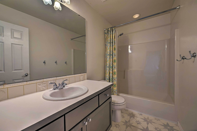 Bathroom 4, Spacious Lake Stevens Home with Fire Pit, Patio, Snohomish
