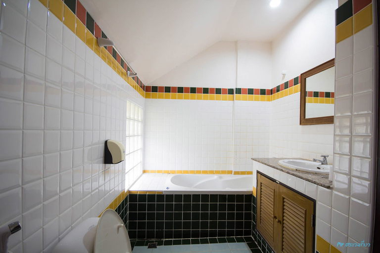 Bathroom 4, Ocean View Resort, Ko Lanta