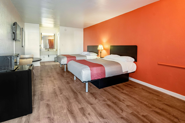 Bedroom 12
