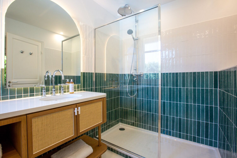 Bathroom 5, La Villa du Moulleau, Gironde