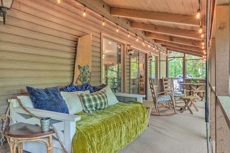Others 5, Beautiful Connestee Falls Home w/ Porch in Brevard, Transylvania