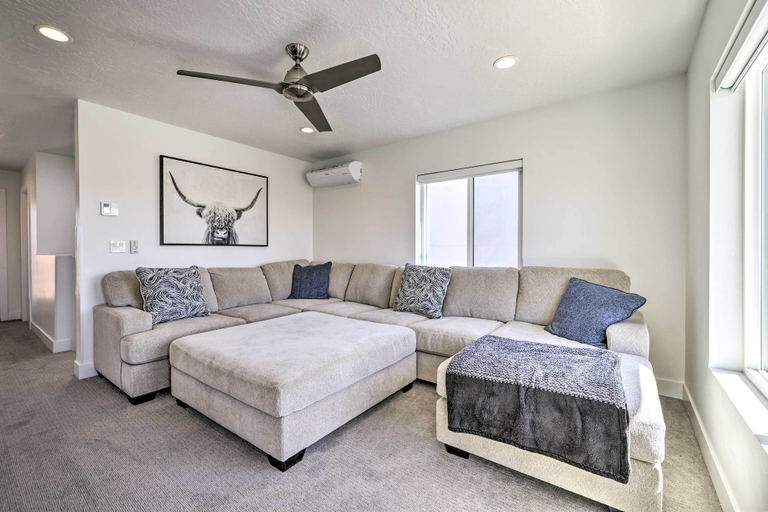 Bedroom, Spacious St. George Townhome w/ Grill & Views!, Washington