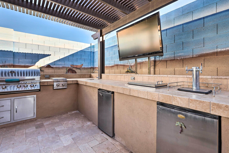 Others 5, Maricopa Home w/ Swim-Up Bar, Heated Pool & Slide, Pinal