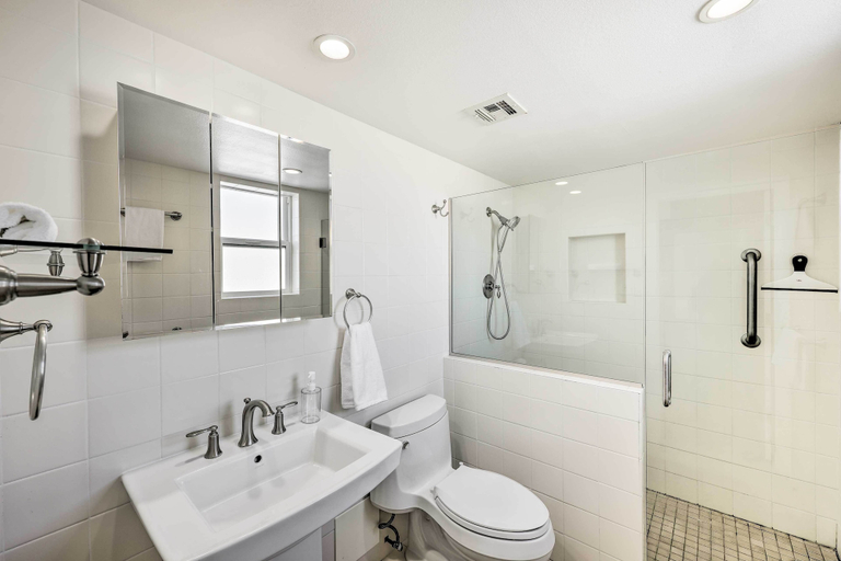 Bathroom 4, Stunning Old Town Condo Pool and Sunset Views!, Maricopa