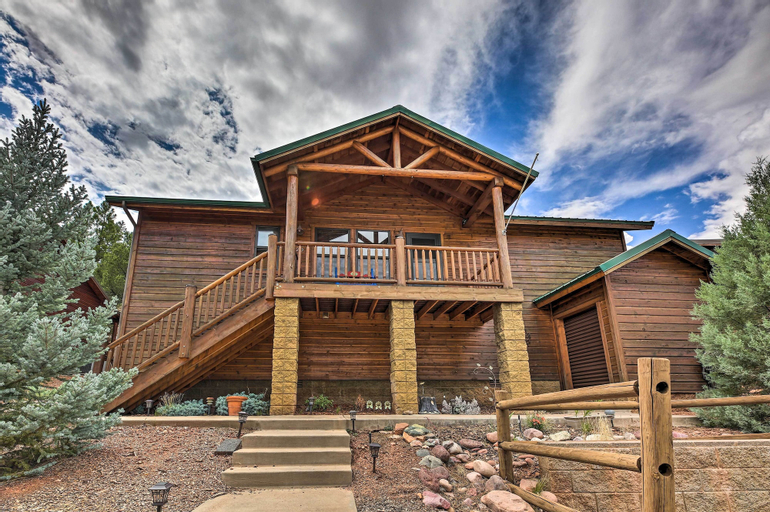Cozy Cabin with Deck - 3 Mi to Fool Hollow Lake!, Navajo