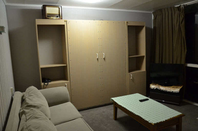 Others 4, Parnell City Lodge, Waitakere