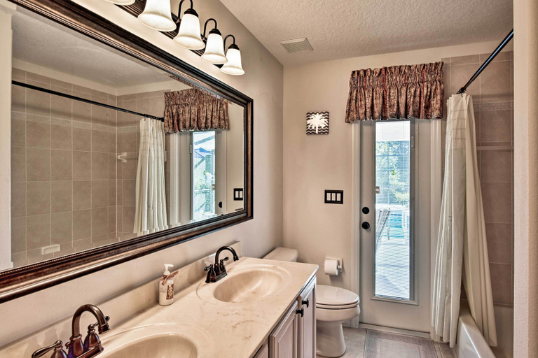 Bathroom 4, 12 Mi to Disney: Home w/ Pool & Spa in Clermont, Lake
