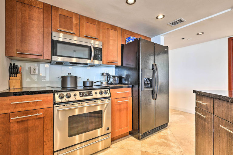 Others 5, Waterfront High-Rise Condo - Miami Beach 5 Mi, Miami-Dade