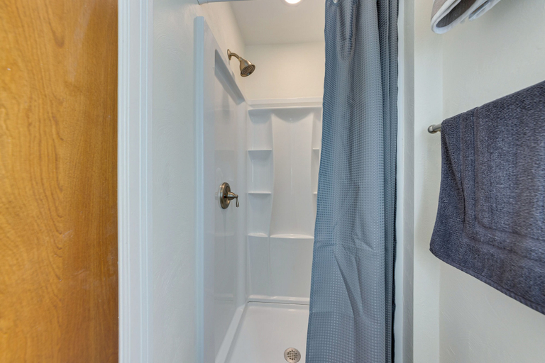 Bathroom 4, Pet-friendly St Louis Home w/ Grill & Backyard, Saint Louis