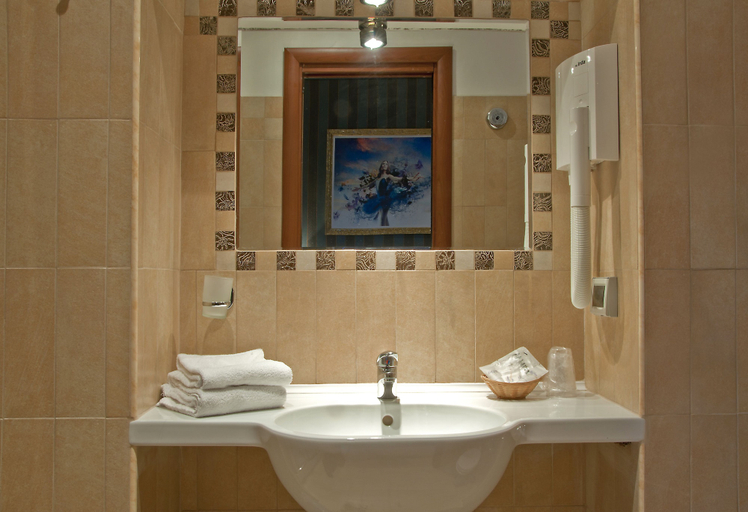 Bathroom 4, Hotel Lirico, Rome
