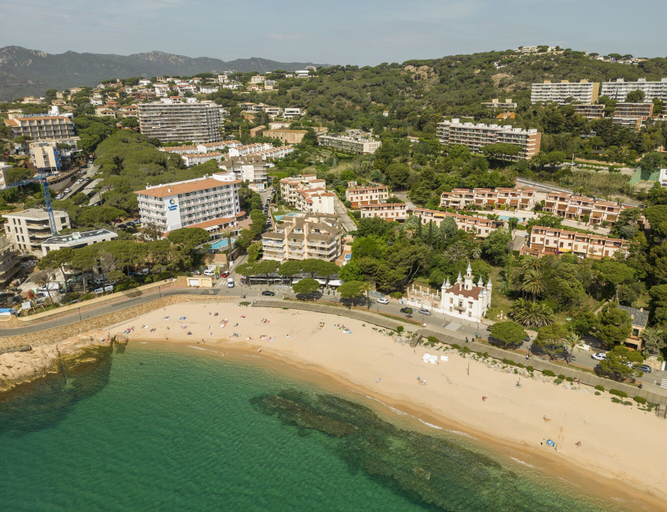 Exterior & Views 2, Hotel ILUNION Caleta Park, Girona