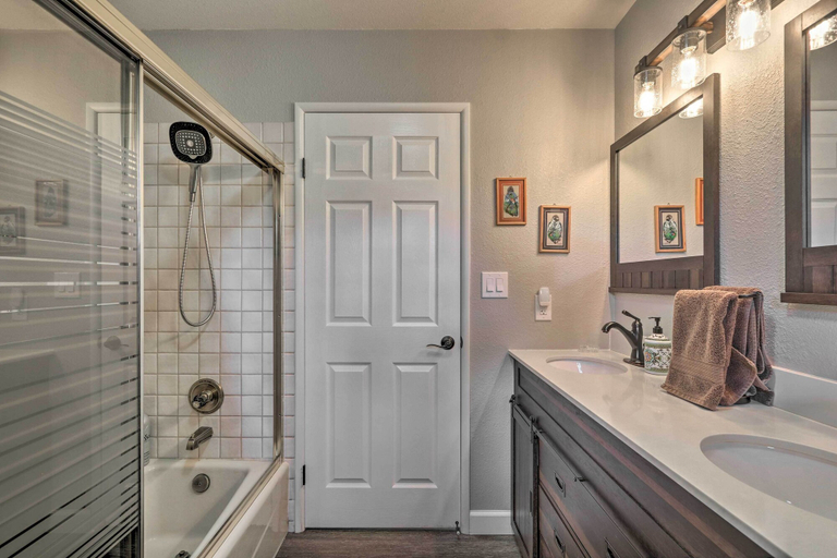 Bathroom 3, Modern Strawberry Cabin w/ Hammock, Deck, Fire Pit, Gila