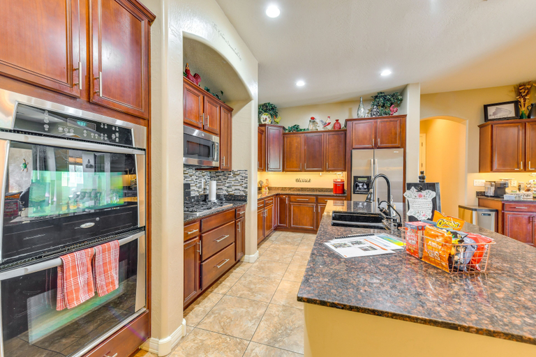 Others 4, Stunning Queen Creek Getaway w/ Private Pool!, Maricopa