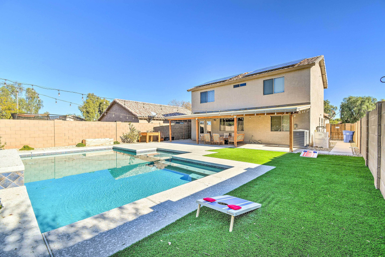 Sport & Beauty 1, Bright Surprise Home with Pool, Near Spring Training, Maricopa