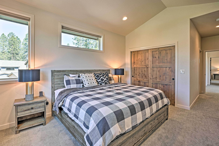 Bedroom 3, Mountain-base Lodge: 6 Miles to Downtown Bend, Deschutes