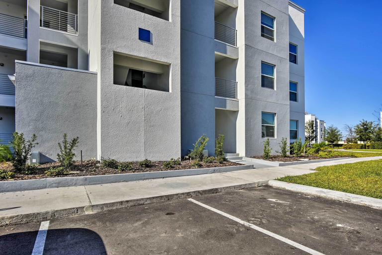 Exterior & Views 2, Kissimmee Condo w/ Resort-Style Amenities!, Osceola
