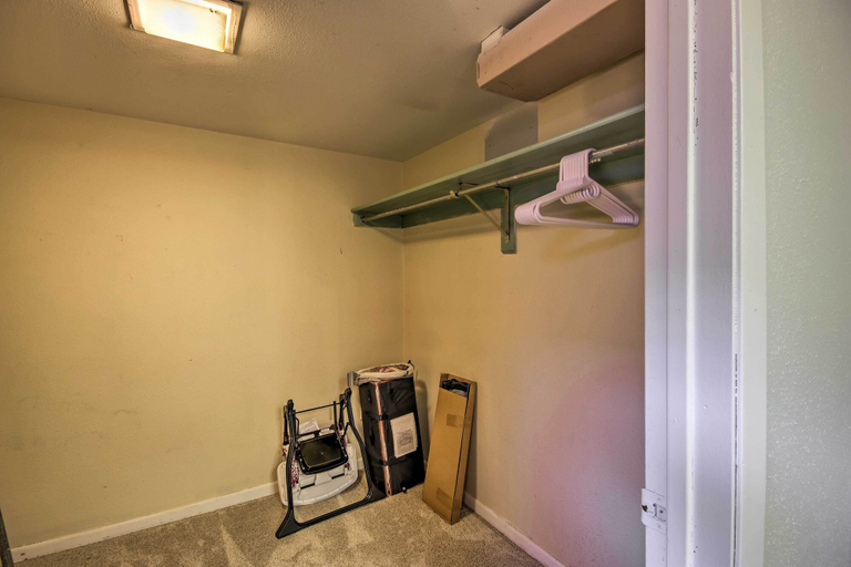 Bathroom 3, Billings Apartment w/ Fireplace + Smart TV, Yellowstone