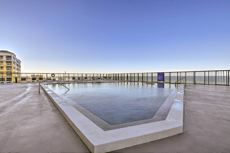Sport & Beauty, Beachfront Resort Condo w/ Panoramic Ocean Views!, Volusia