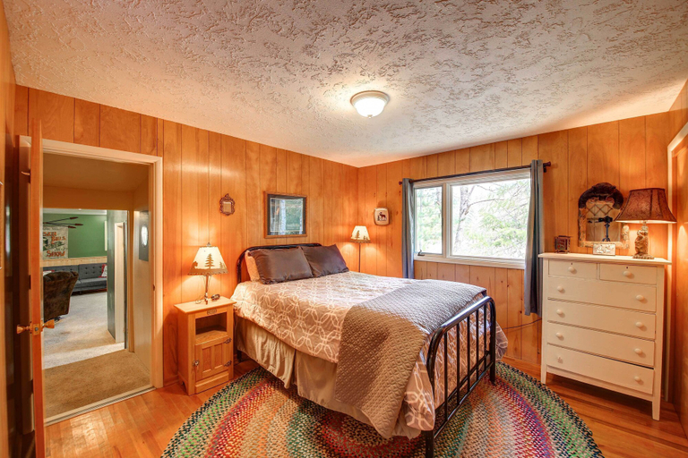 Bedroom 2, Angler's Dream Remote Escape on Bull River!, Sanders