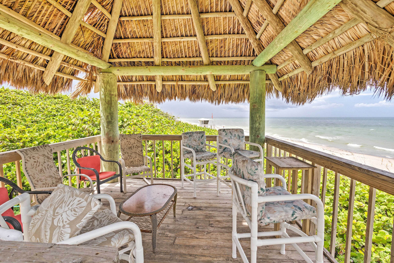 Food & Drinks, Jensen Beach Home Walk to Beach Access!, Saint Lucie