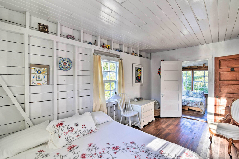 Bedroom, Oceanfront Cottage with Deck 2 Mi to Boothbay Harbor, Lincoln