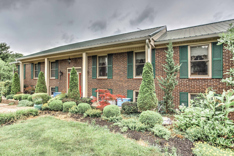 Exterior & Views 1, Large & Private Guest House Apt w/ Patio + Views!, Boyle