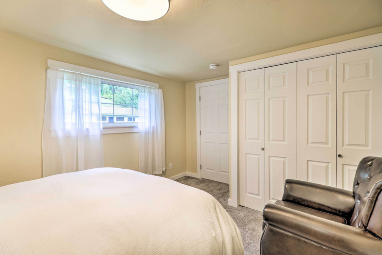 Bedroom 5, Bigfork Home w/ Mtn Views - Close to Lake!, Lake