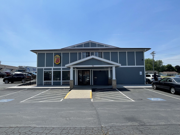 Exterior & Views 2, Super 8 by Wyndham Beaver Dam, Dodge
