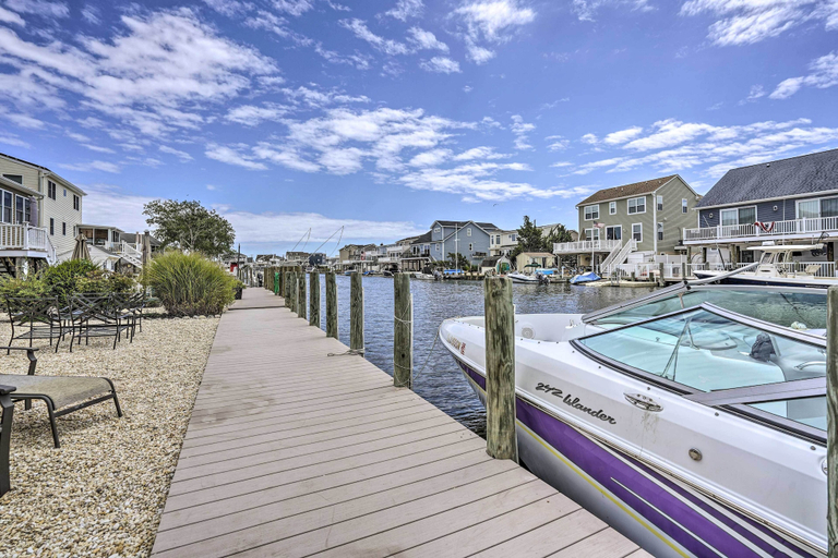 Sport & Beauty, Stafford Township Home w/ Water Access & Dock, Ocean