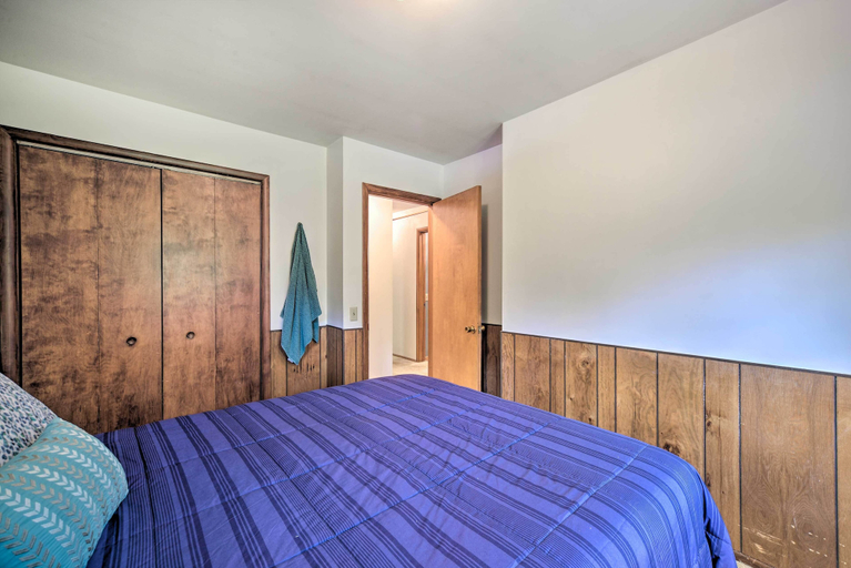 Others 5, Lakeside Spooner Home w/ Game Room & Views!, Washburn