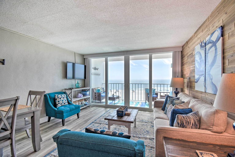 Others 1, Bright Gulf Shores Beachfront Condo w/ Pool Access, Baldwin