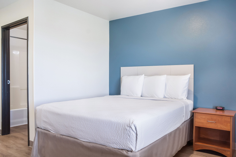 Bedroom 4, WoodSpring Suites Conroe, Montgomery
