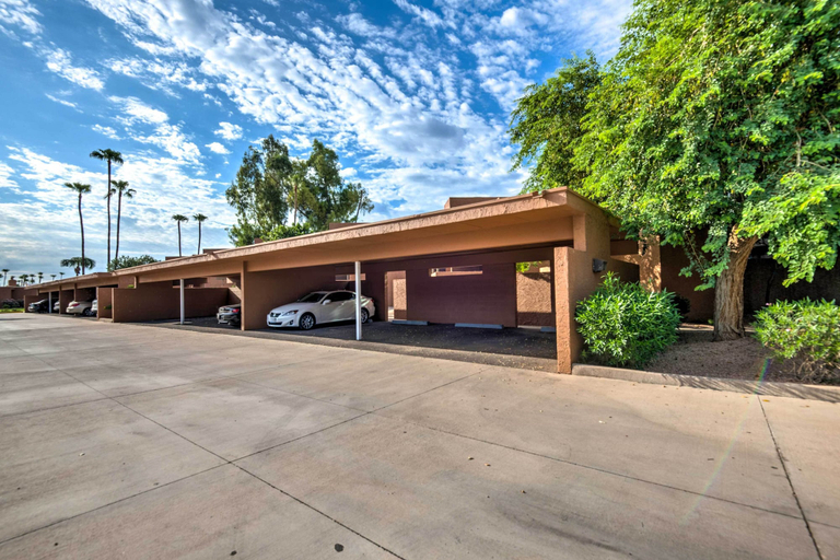 Exterior & Views 2, 3 Mi to Old Town: Scottsdale Condo w/ Pool & Lake, Maricopa