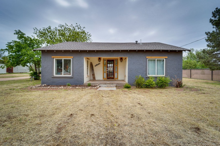 Exterior & Views 1, Pet-friendly North Texas Home w/ Spacious Yard!, Haskell