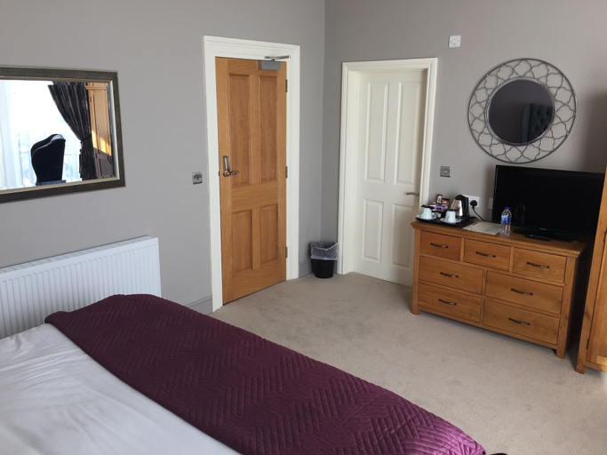 Bedroom 4, The Clyffe Hotel, Suffolk