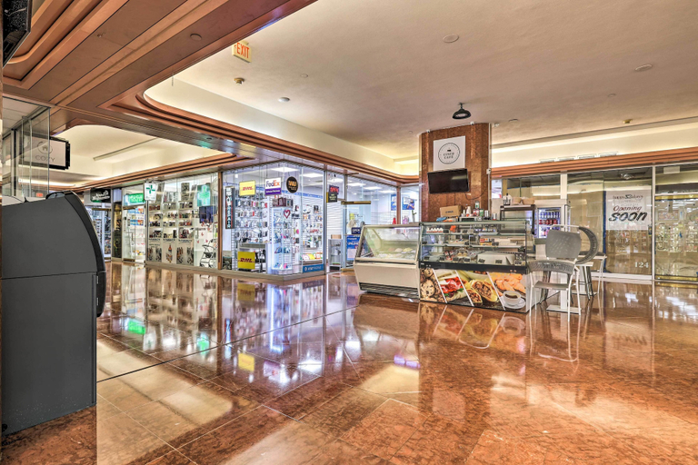 Food & Drinks, Waterfront High-Rise Condo - Miami Beach 5 Mi, Miami-Dade