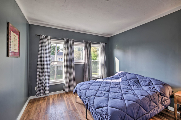 Bedroom 2, The Junction: Victorian Home in Quaint Fortville!, Hancock