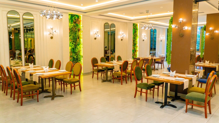 Food & Drinks 5, Grand Midway Hotel, Baku