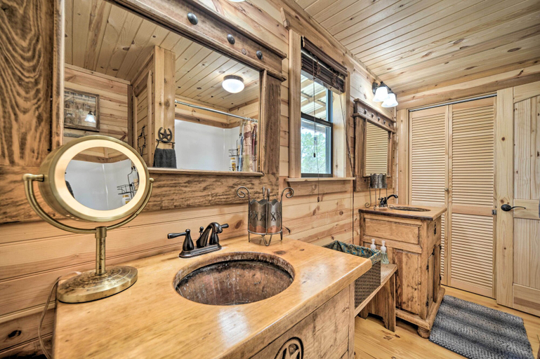 Bathroom, 2 Rustic Cabins w/ Porches on Remote Ranch!, Uvalde