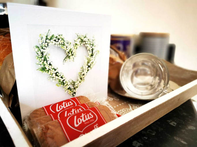 Food & Drinks, Beachcomber Seafront Pet Friendly Cottage, Denbighshire