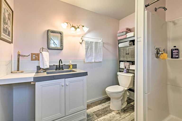 Bathroom, 'Honey House Cabin' - A Quiet Countryside Retreat!, Elkhart