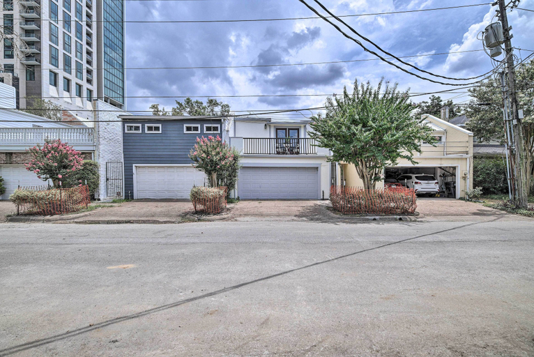 Exterior & Views 2, Charming Montrose Townhome with Private Pool!, Houston