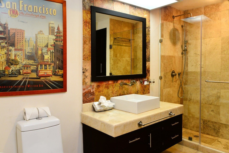 Bathroom 4, El Faro Condos by Your Best Getaway, Cozumel