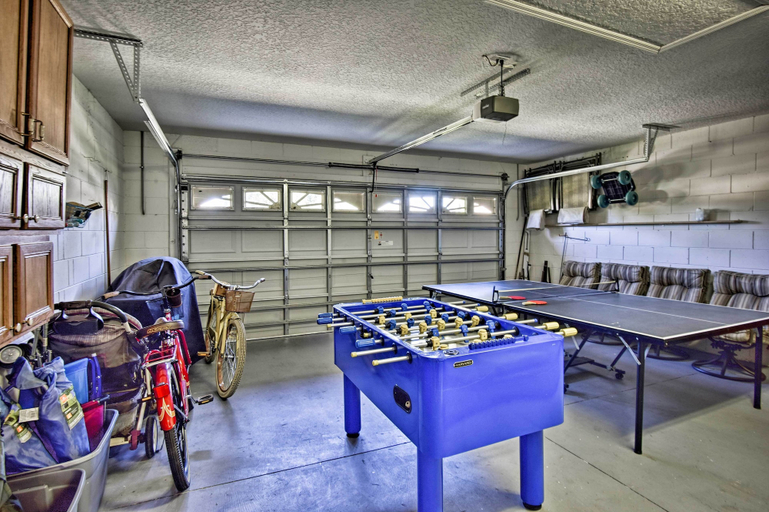 Food & Drinks 5, 12 Mi to Disney: Home w/ Pool & Spa in Clermont, Lake